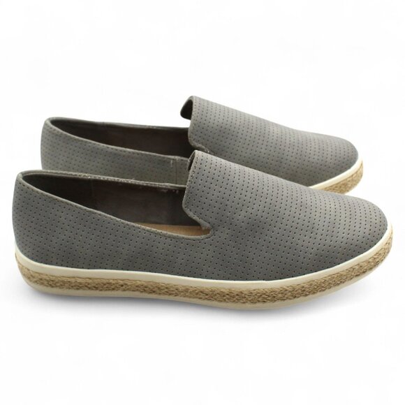 Bella Vita Brienne II Pin Perfed Slip Ons (Women) - Picture 5 of 8